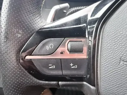 Photo 41 Peugeot 2008  PureTech 130 S&S EAT8