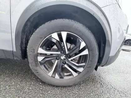 Photo 16 Peugeot 2008  PureTech 130 S&S EAT8