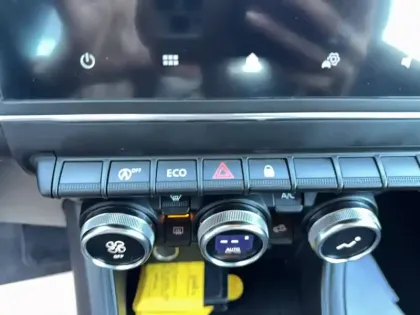 Photo 25 Renault Captur  TCe 100 GPL - 21