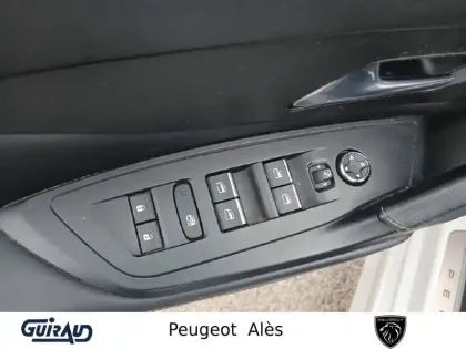 Photo 11 Peugeot 308  BlueHDi 130ch S&S EAT8