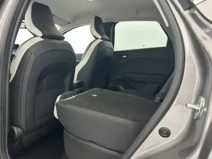 Photo 35 Renault Captur  E-Tech full hybrid 145