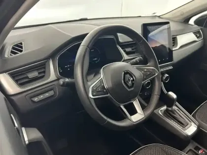 Photo 18 Renault Captur  E-Tech full hybrid 145