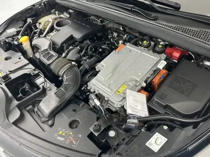 Photo 30 Renault Captur  E-Tech full hybrid 145