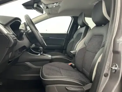 Photo 17 Renault Captur  E-Tech full hybrid 145