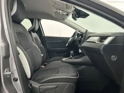 Photo 22 Renault Captur  E-Tech full hybrid 145