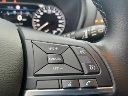 Photo 37 Nissan Juke  HYBRID 143