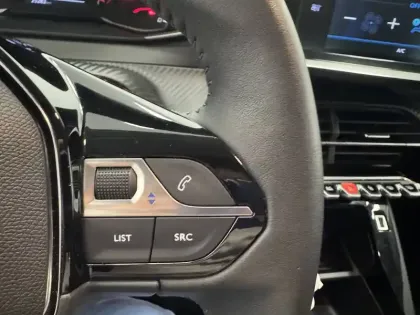 Photo 26 Peugeot 208  PureTech 75 S&S BVM5