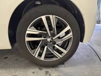 Photo 12 Peugeot 208  PureTech 75 S&S BVM5