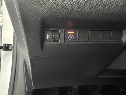 Photo 19 Peugeot 208  PureTech 75 S&S BVM5