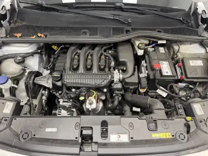 Photo 29 Peugeot 208  PureTech 75 S&S BVM5