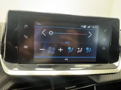 Photo 24 Peugeot 208  PureTech 75 S&S BVM5