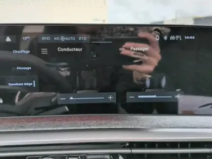 Photo 26 Peugeot 3008  Electrique 325 ch 4x4 73 kWh