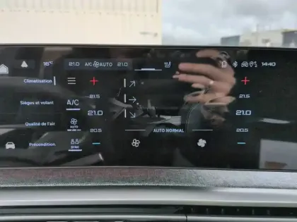 Photo 17 Peugeot 3008  Electrique 325 ch 4x4 73 kWh