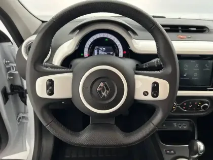 Photo 23 Renault Twingo  III E-Tech