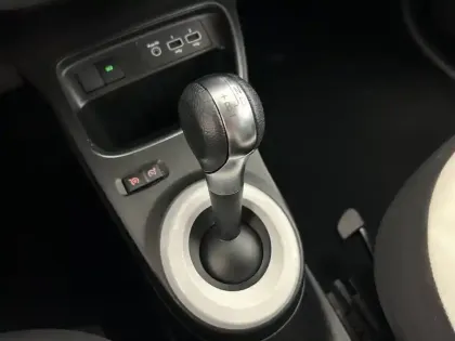 Photo 21 Renault Twingo  III E-Tech