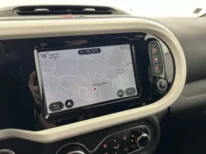 Photo 32 Renault Twingo  III E-Tech
