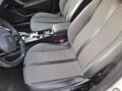 Photo 8 Peugeot 2008 Gén. II Ph1 NG Allure 5