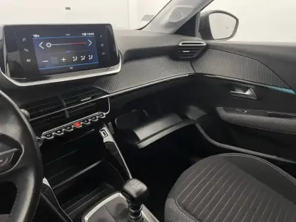 Photo 95 Peugeot 208  PureTech 100 S&S BVM6