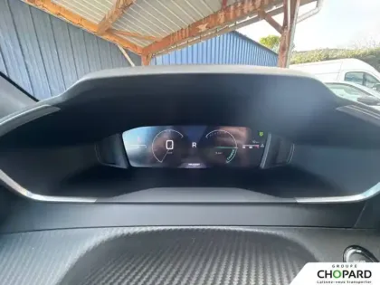 Photo 48 Peugeot 2008  Hybrid 145 e-DCS6