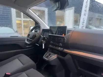 Photo 21 Peugeot Expert  FGN M BLUEHDI 145 S&S EAT8