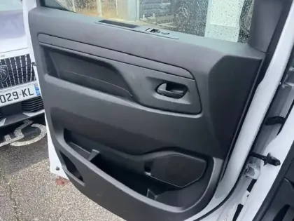 Photo 14 Peugeot Expert  FGN M BLUEHDI 145 S&S EAT8