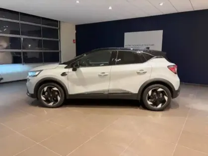 Photo 27 Renault Captur  E-Tech full hybrid 145 ch