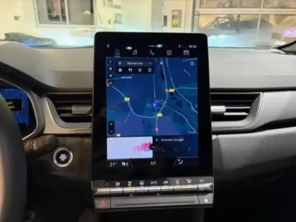 Photo 14 Renault Captur  E-Tech full hybrid 145 ch