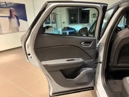 Photo 30 Renault Captur  E-Tech full hybrid 145 ch