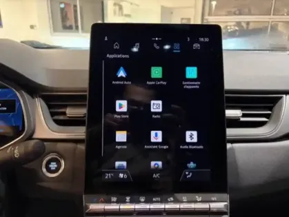 Photo 16 Renault Captur  E-Tech full hybrid 145 ch