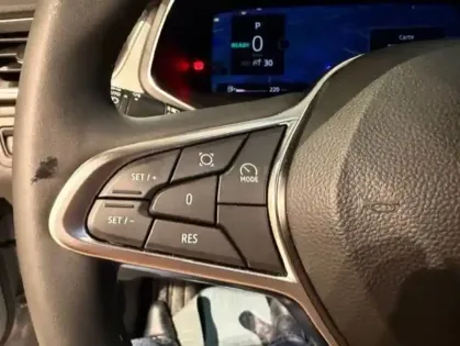 Photo 37 Renault Captur  E-Tech full hybrid 145 ch