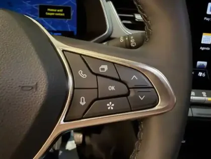 Photo 38 Renault Captur  E-Tech full hybrid 145 ch