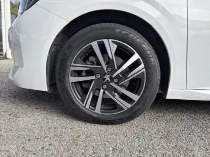 Photo 14 Peugeot 208  PureTech 100 S&S BVM6 Allure Business