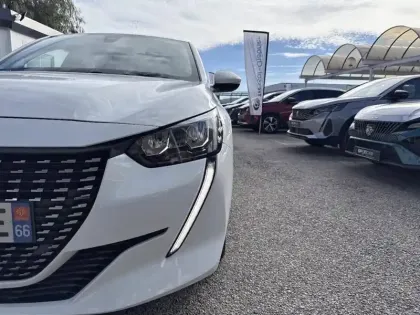 Photo 13 Peugeot 208  PureTech 100 S&S BVM6 Allure Business