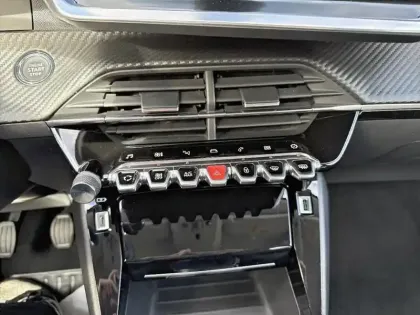 Photo 12 Peugeot 208  PureTech 100 S&S BVM6 Allure Business