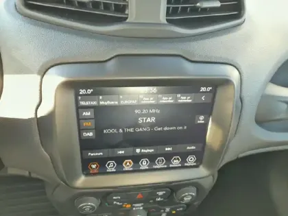 Photo 10 Jeep Renegade  1.5 Turbo T4 130 ch BVR7 e-Hybrid Limited