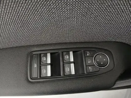 Photo 19 Renault Captur E-Tech full hybrid 145 ch Techno