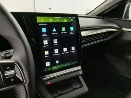 Photo 20 Renault Megane 220 ch autonomie confort GSR2 Iconic