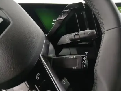 Photo 23 Renault Megane 220 ch autonomie confort GSR2 Iconic