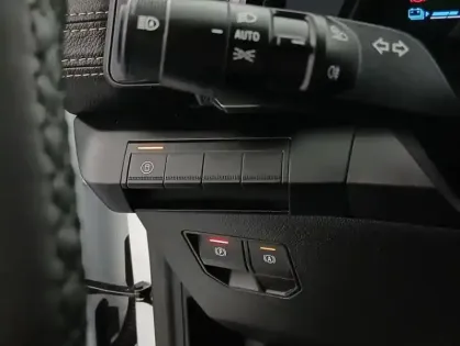 Photo 26 Renault Megane 220 ch autonomie confort GSR2 Iconic