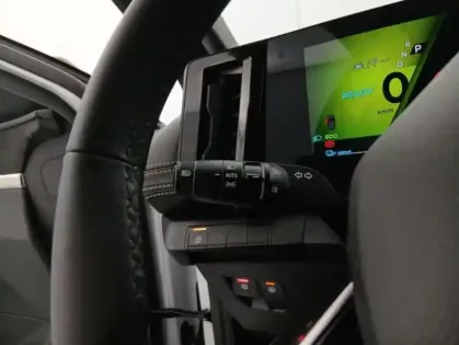 Photo 25 Renault Megane 220 ch autonomie confort GSR2 Iconic