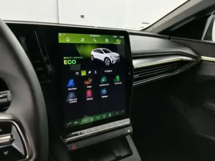 Photo 21 Renault Megane 220 ch autonomie confort GSR2 Iconic