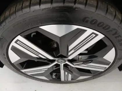 Photo 16 Renault Megane 220 ch autonomie confort GSR2 Iconic