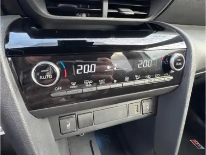 Photo 18 Toyota Yaris Hybride 1.5 116H GR SPORT MY22