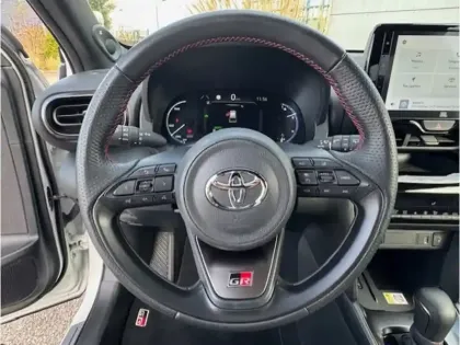 Photo 12 Toyota Yaris Hybride 1.5 116H GR SPORT MY22