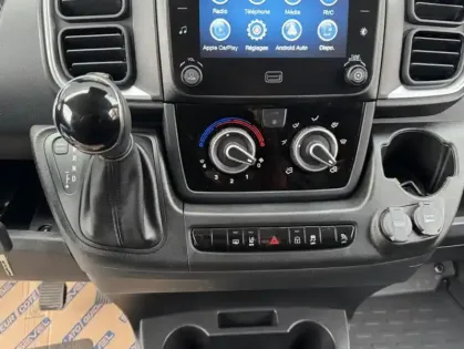 Photo 11 Peugeot Boxer II 2.2 180 CH S&amp;S BVA8 3.5T L2H2