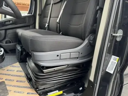 Photo 4 Peugeot Boxer II 2.2 180 CH S&amp;S BVA8 3.5T L2H2