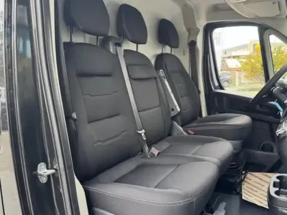 Photo 6 Peugeot Boxer II 2.2 180 CH S&amp;S BVA8 3.5T L2H2