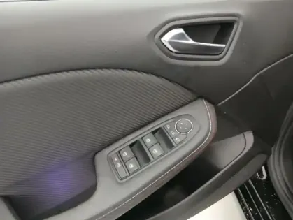 Photo 27 Renault Clio V E-Tech 140 - 21N R.S. Line