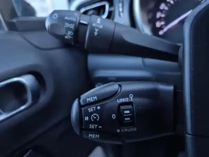 Photo 7 Citroën C3 III BlueHDi 100 S&amp;S BVM Shine Pack