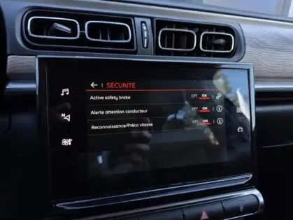 Photo 12 Citroën C3 III BlueHDi 100 S&amp;S BVM Shine Pack